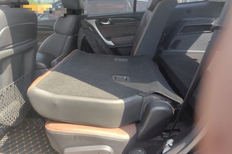 Used Haval H9 2016 2.0T Four-Wheel Drive Luxury Version 5 Seats Left Rear Seat