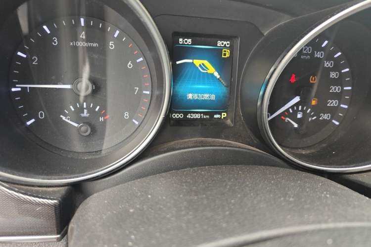 Used Haval H9 2016 2.0T Four-Wheel Drive Elite Version 5 Seats Odometer Close Up