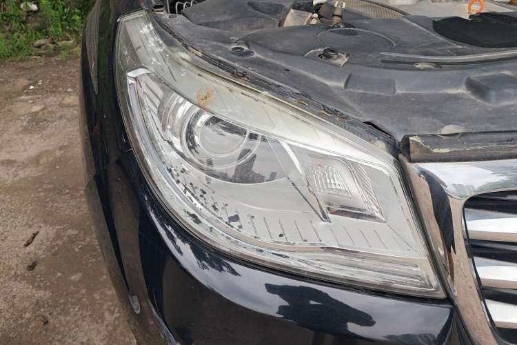 Used Haval H9 2016 2.0T Four-Wheel Drive Elite Version 7 Seats Right Front Headlight