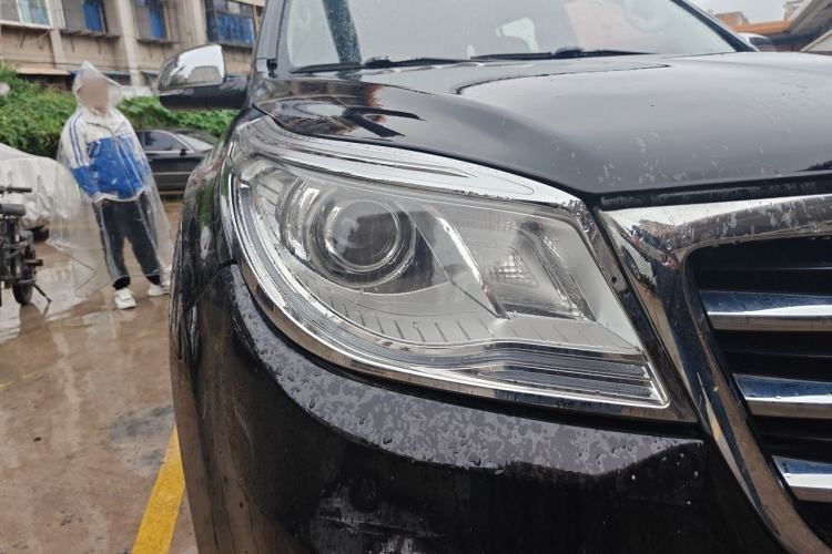 Used Haval H9 2016 2.0T Four-Wheel Drive Elite Version 5 Seats Right Front Headlight
