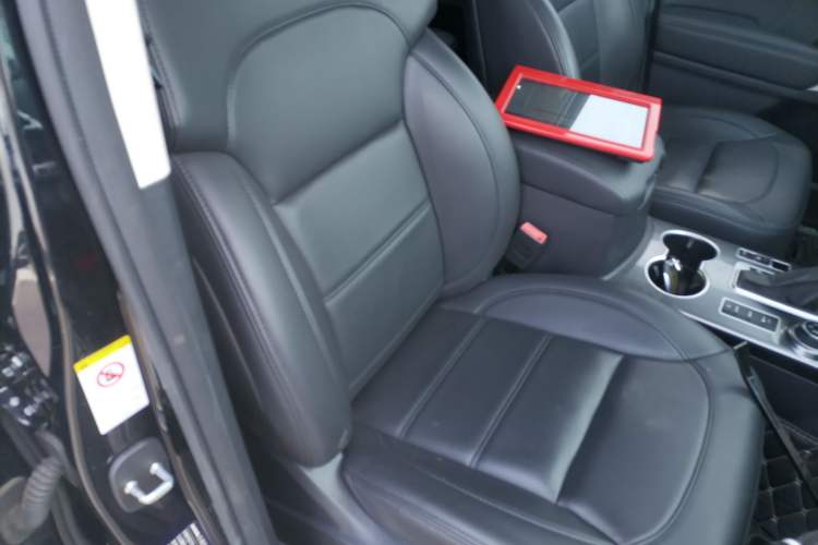 Used Haval H9 2016 2.0T Four-Wheel Drive Luxury 7-Seater Right Front Seat