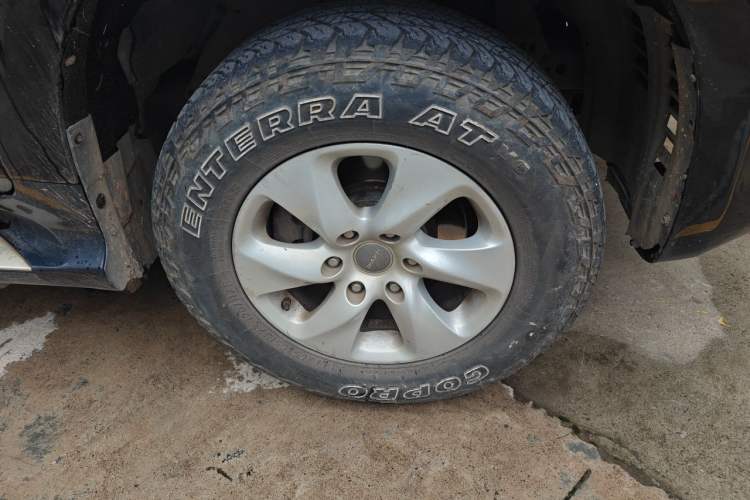 Used Haval H9 2016 2.0T Four-Wheel Drive Elite Version 5 Seats Right Front Wheel Hub
