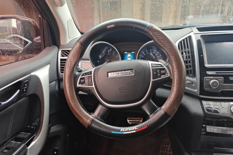 Used Haval H9 2016 2.0T Four-Wheel Drive Elite Version 5 Seats Steering Wheel