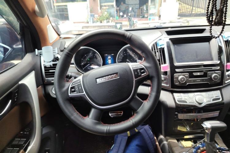 Used Haval H9 2016 2.0T Four-Wheel Drive Elite Version 7 Seats Steering Wheel