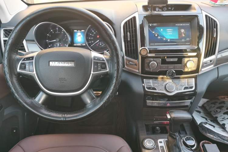 Used Haval H9 2016 2.0T Four-Wheel Drive Luxury Version 5 Seats Audio And AC Panel