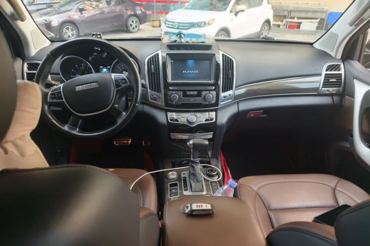 Used Haval H9 2016 2.0T Four-Wheel Drive Luxury 7-Seater Center Console
