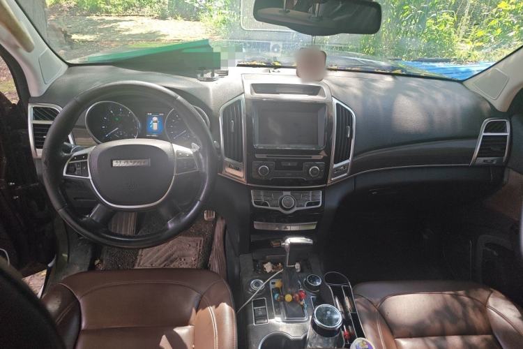 Used Haval H9 2016 2.0T Four-Wheel Drive Luxury 7-Seater Center Console