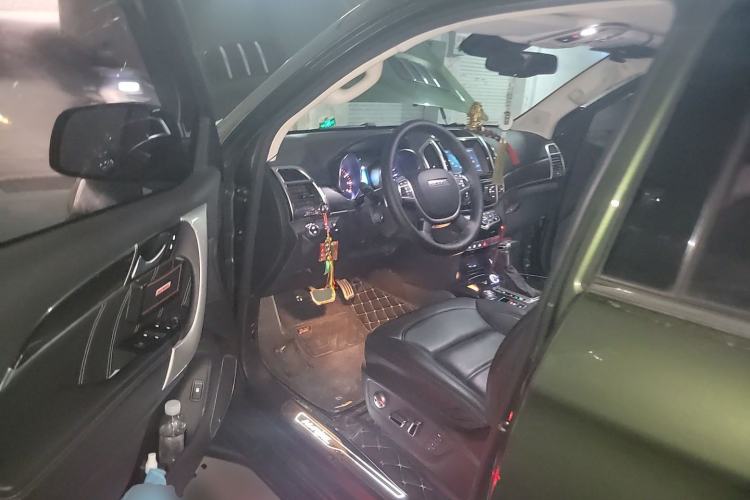Used Haval H9 2016 2.0T Four-Wheel Drive Luxury 7-Seater Driver Seat
