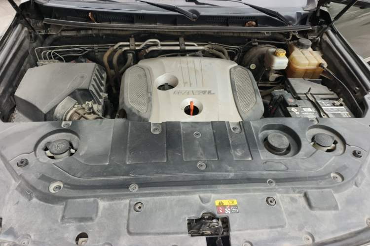Used Haval H9 2016 2.0T Four-Wheel Drive Luxury 7-Seater Engine Bay