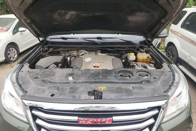 Used Haval H9 2016 2.0T Four-Wheel Drive Elite Version 7 Seats Engine Bay