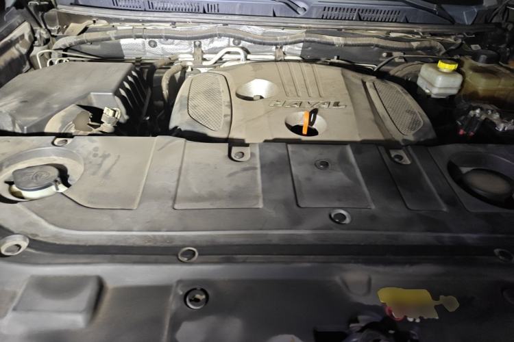 Used Haval H9 2016 2.0T Four-Wheel Drive Luxury 7-Seater Engine Bay