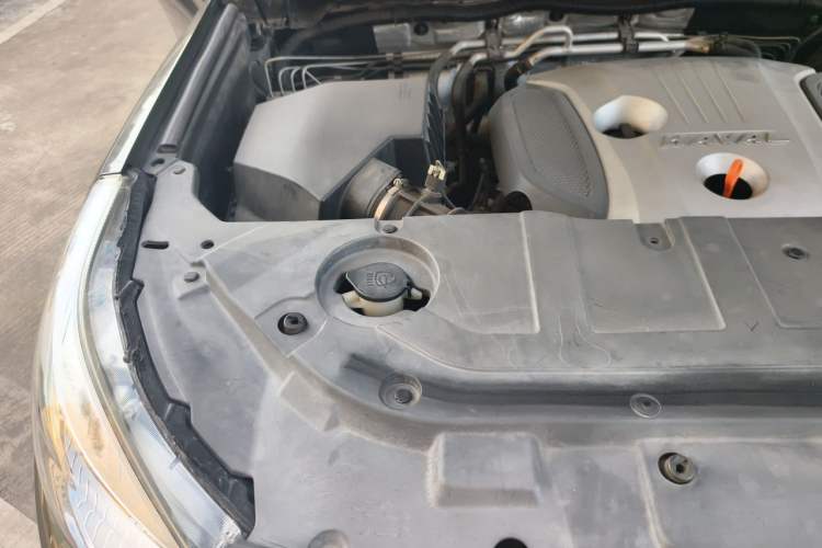 Used Haval H9 2016 2.0T Four-Wheel Drive Luxury 7-Seater Engine Bay Right