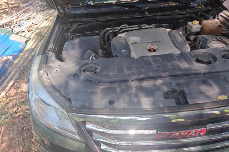 Used Haval H9 2016 2.0T Four-Wheel Drive Luxury 7-Seater Engine Bay Right