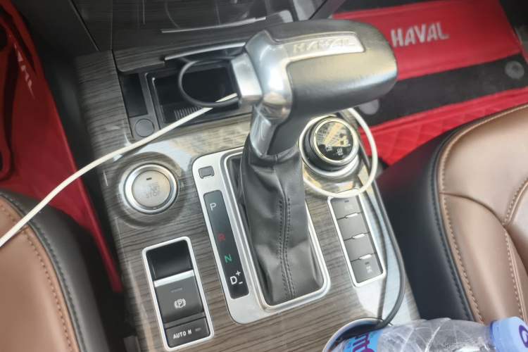 Used Haval H9 2016 2.0T Four-Wheel Drive Luxury 7-Seater Gear Lever