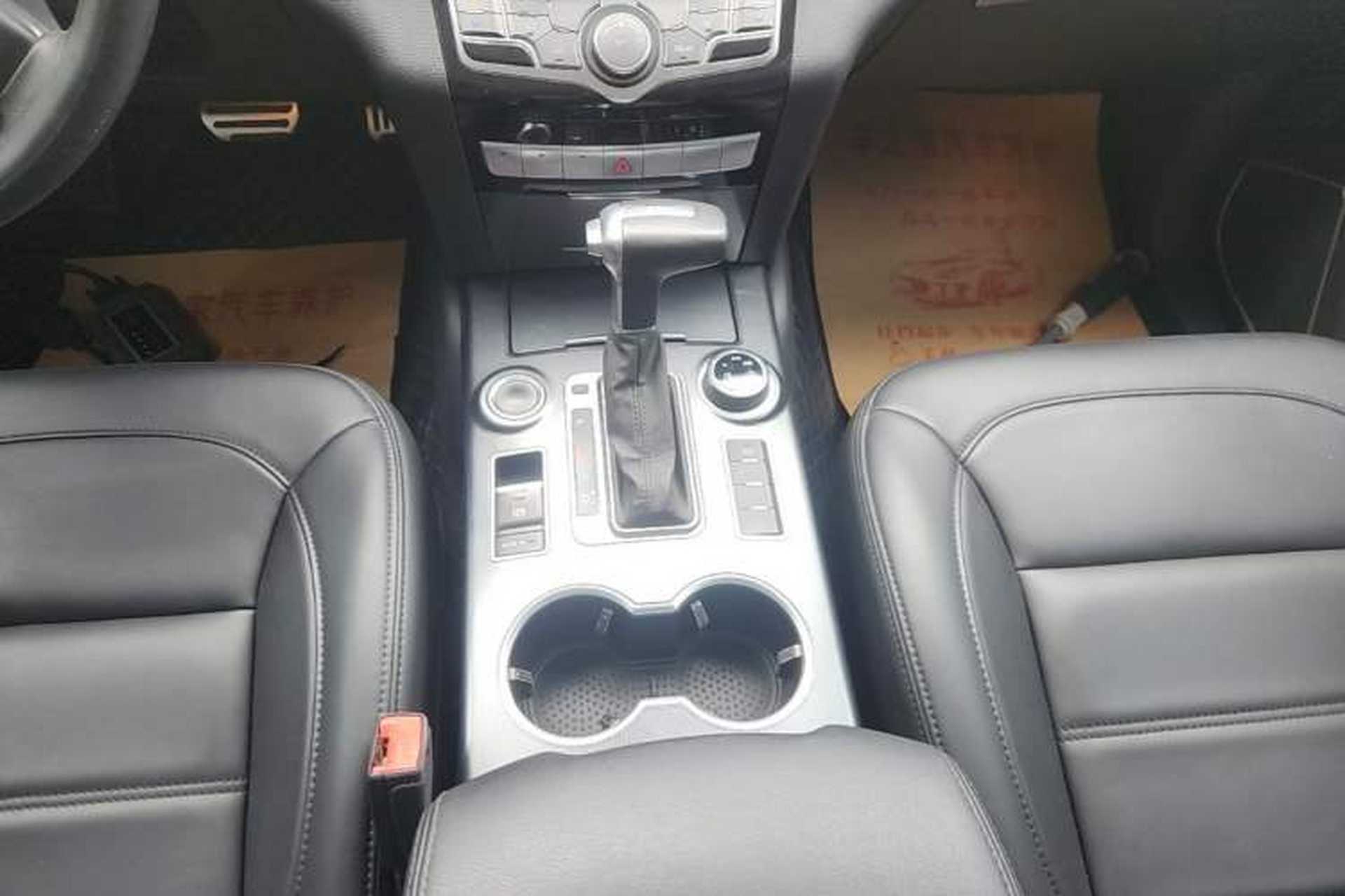 Used Haval H9 2016 2.0T Four-Wheel Drive Elite Version 7 Seats Gear Lever