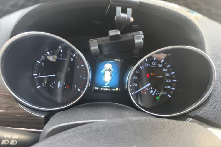 Used Haval H9 2016 2.0T Four-Wheel Drive Luxury 7-Seater Instrument Cluster