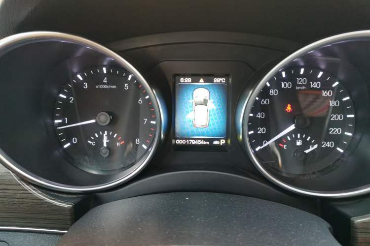 Used Haval H9 2016 2.0T Four-Wheel Drive Luxury Version 5 Seats Instrument Cluster