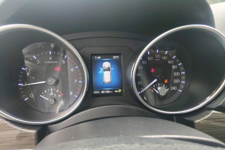 Used Haval H9 2016 2.0T Four-Wheel Drive Luxury 7-Seater Instrument Cluster