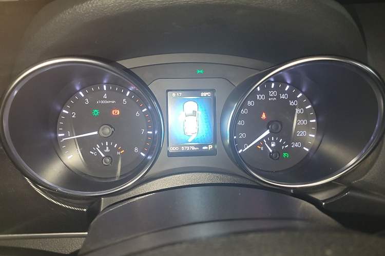 Used Haval H9 2016 2.0T Four-Wheel Drive Luxury 7-Seater Instrument Cluster