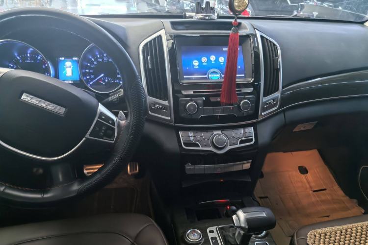 Used Haval H9 2016 2.0T Four-Wheel Drive Elite Version 7 Seats Interior 1