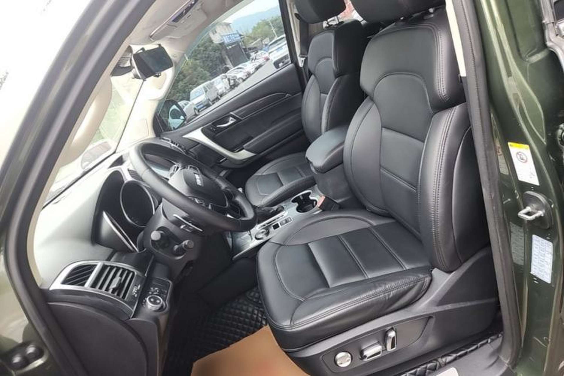 Used Haval H9 2016 2.0T Four-Wheel Drive Elite Version 7 Seats Left Front Seat