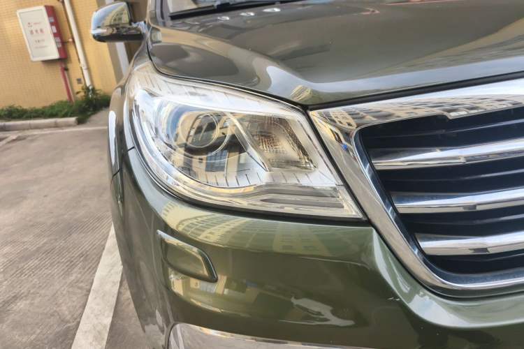 Used Haval H9 2016 2.0T Four-Wheel Drive Luxury 7-Seater Right Front Headlight