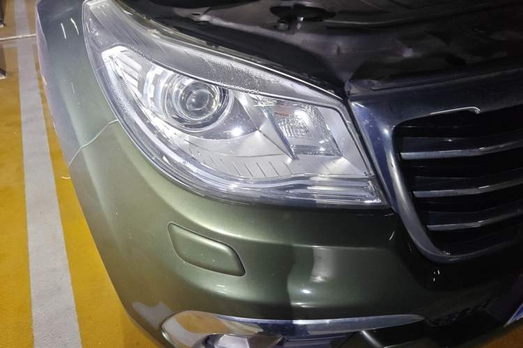 Used Haval H9 2016 2.0T Four-Wheel Drive Luxury 7-Seater Right Front Headlight