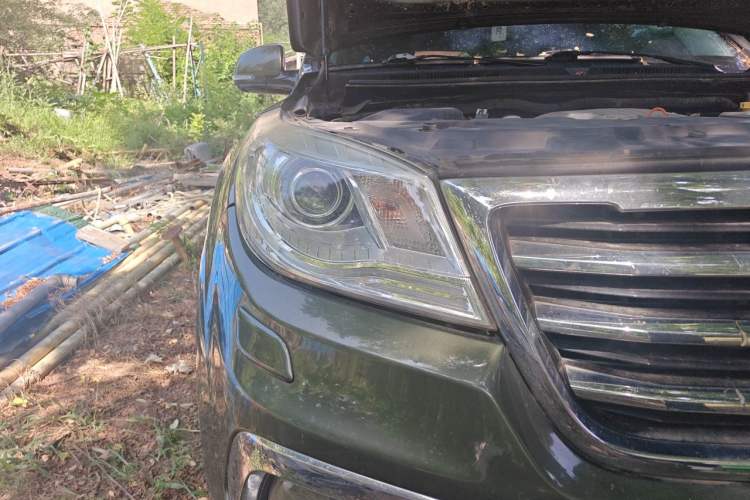 Used Haval H9 2016 2.0T Four-Wheel Drive Luxury 7-Seater Right Front Headlight