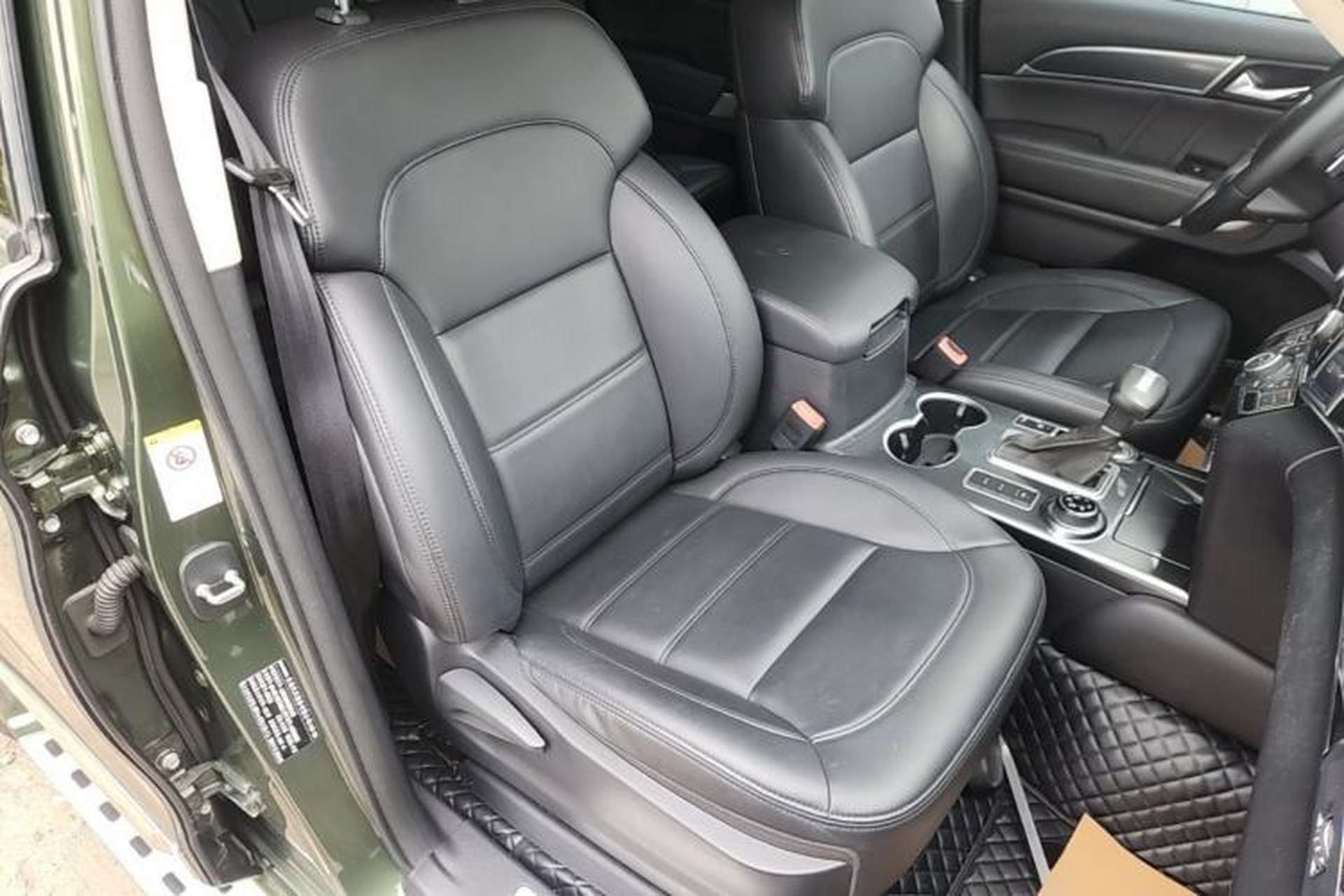 Used Haval H9 2016 2.0T Four-Wheel Drive Elite Version 7 Seats Right Front Seat
