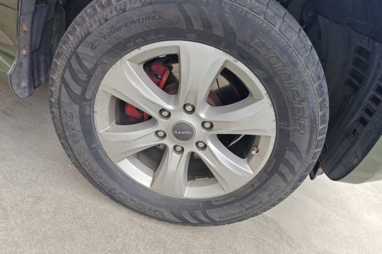 Used Haval H9 2016 2.0T Four-Wheel Drive Luxury Version 5 Seats Right Front Wheel Hub