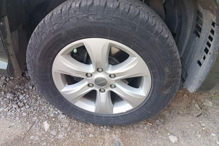Used Haval H9 2016 2.0T Four-Wheel Drive Luxury Version 5 Seats Right Front Wheel Hub
