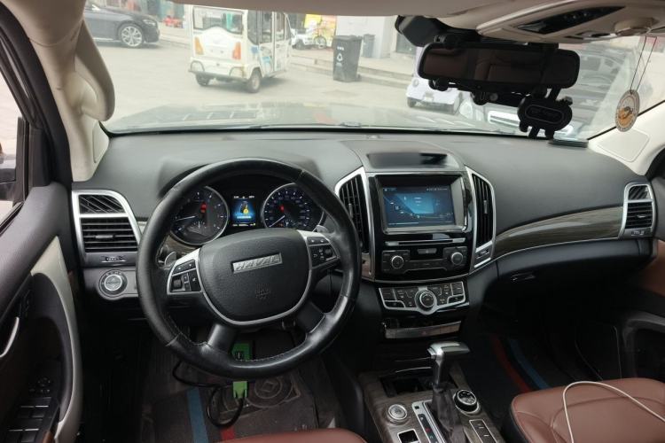 Used Haval H9 2016 2.0T Four-Wheel Drive Luxury 7-Seater Steering Wheel