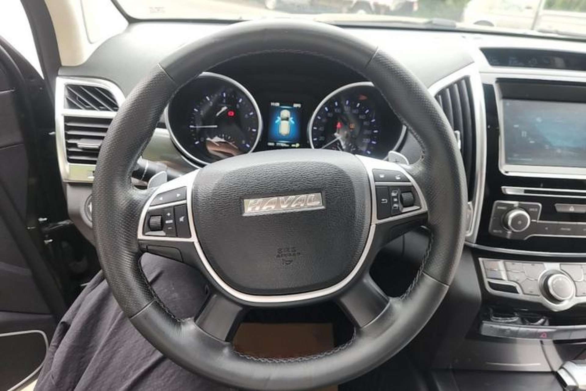 Used Haval H9 2016 2.0T Four-Wheel Drive Elite Version 7 Seats Steering Wheel