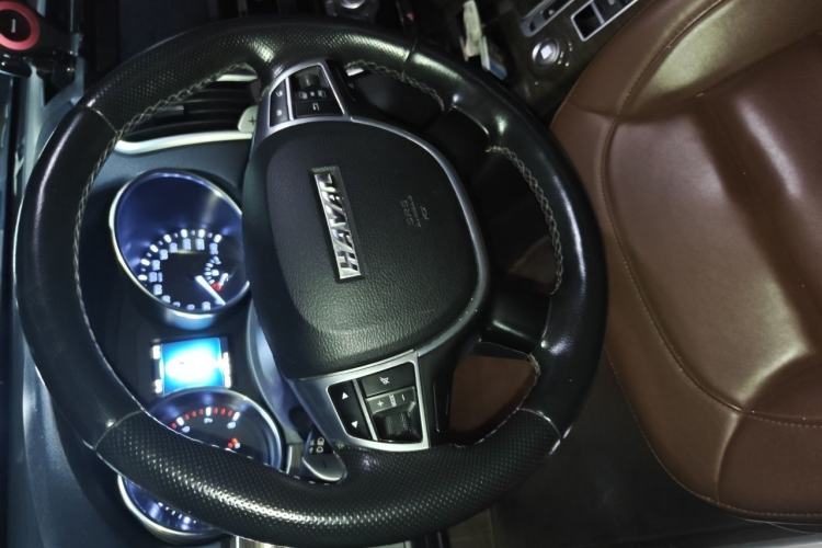Used Haval H9 2016 2.0T Four-Wheel Drive Luxury 7-Seater Steering Wheel