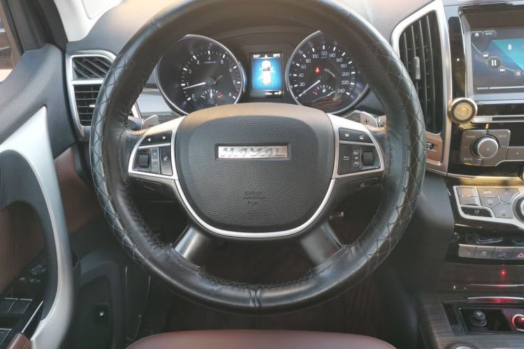 Used Haval H9 2016 2.0T Four-Wheel Drive Luxury Version 5 Seats Steering Wheel