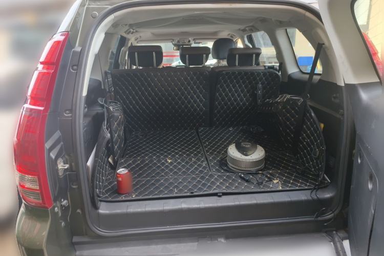 Used Haval H9 2016 2.0T Four-Wheel Drive Luxury 7-Seater Trunk