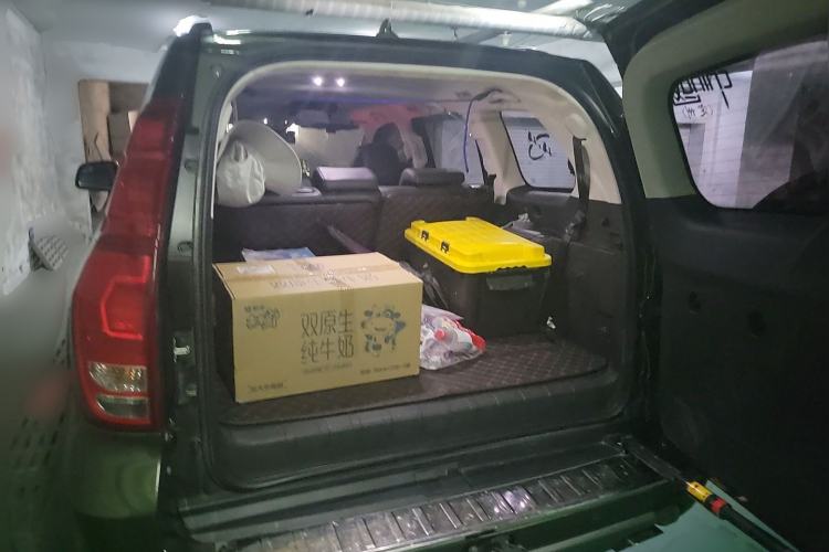 Used Haval H9 2016 2.0T Four-Wheel Drive Luxury 7-Seater Trunk