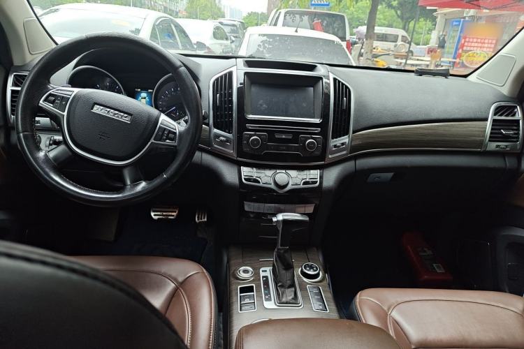 Used Haval H9 2016 2.0T Four-Wheel Drive Luxury 7-Seater Center Console