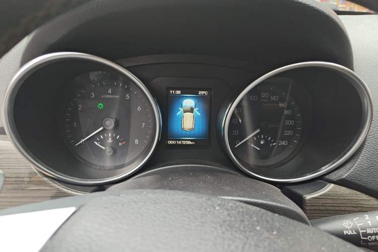Used Haval H9 2016 2.0T Four-Wheel Drive Luxury 7-Seater Instrument Cluster