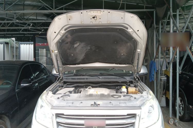 Used Haval H9 2016 2.0T Four-Wheel Drive Luxury 7-Seater Engine Bay