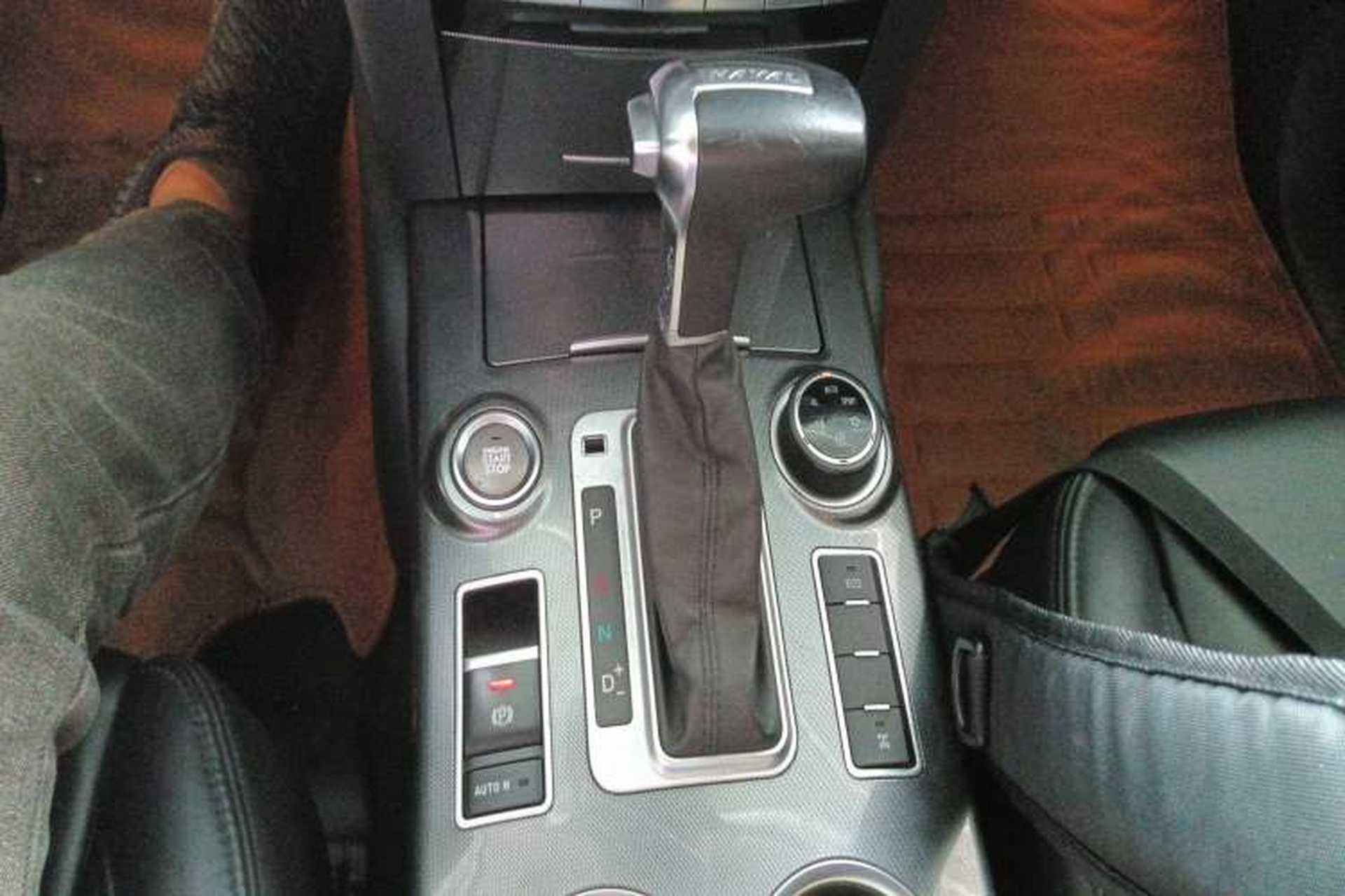 Used Haval H9 2016 2.0T Four-Wheel Drive Luxury 7-Seater Gear Lever