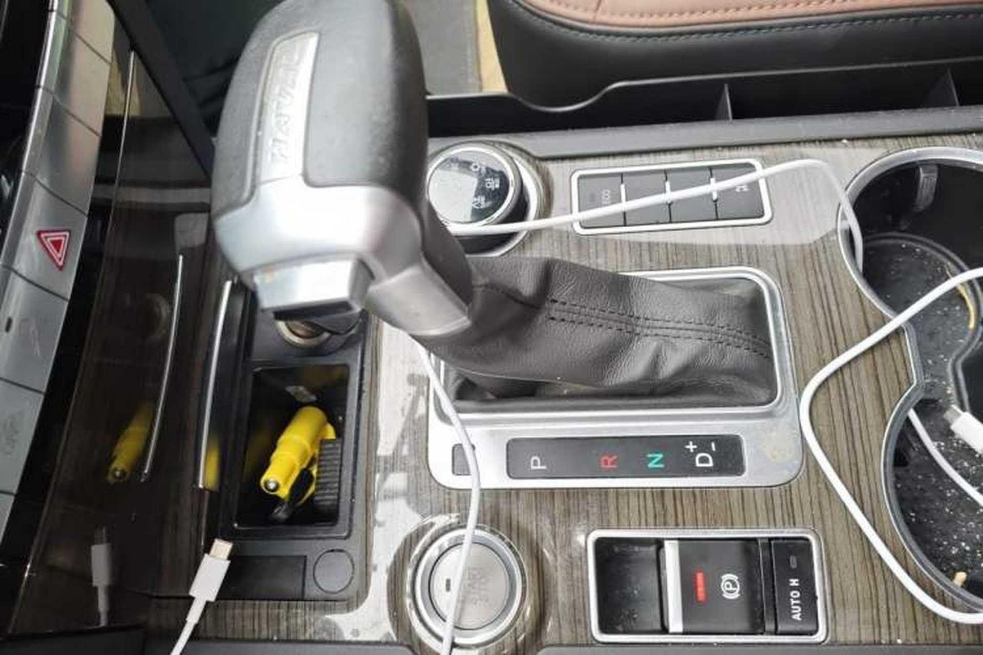 Used Haval H9 2016 2.0T Four-Wheel Drive Luxury Version 5 Seats Gear Lever