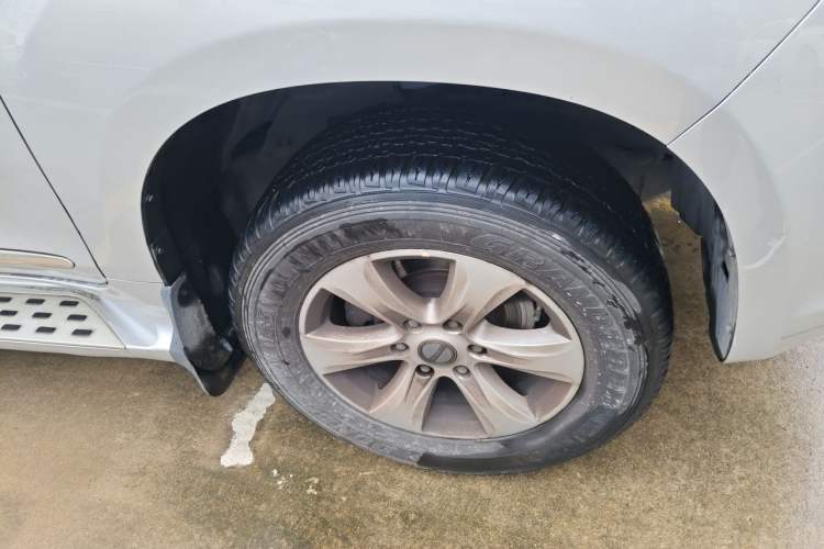 Used Haval H9 2016 2.0T Four-Wheel Drive Luxury Version 5 Seats Right Front Wheel Hub