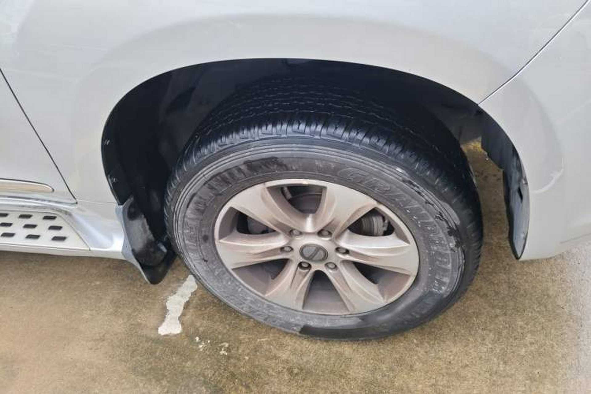 Used Haval H9 2016 2.0T Four-Wheel Drive Luxury Version 5 Seats Right Front Wheel Hub