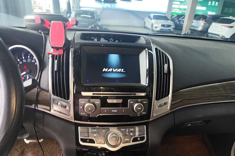 Used Haval H9 2016 2.0T Four-Wheel Drive Luxury 7-Seater Audio And AC Panel