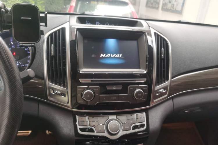 Used Haval H9 2016 2.0T Four-Wheel Drive Luxury 7-Seater Audio And AC Panel
