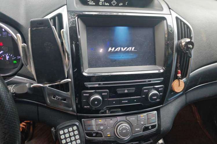 Used Haval H9 2016 2.0T Four-Wheel Drive Luxury 7-Seater Audio And AC Panel