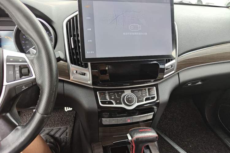 Used Haval H9 2016 2.0T Four-Wheel Drive Luxury 7-Seater Audio And AC Panel