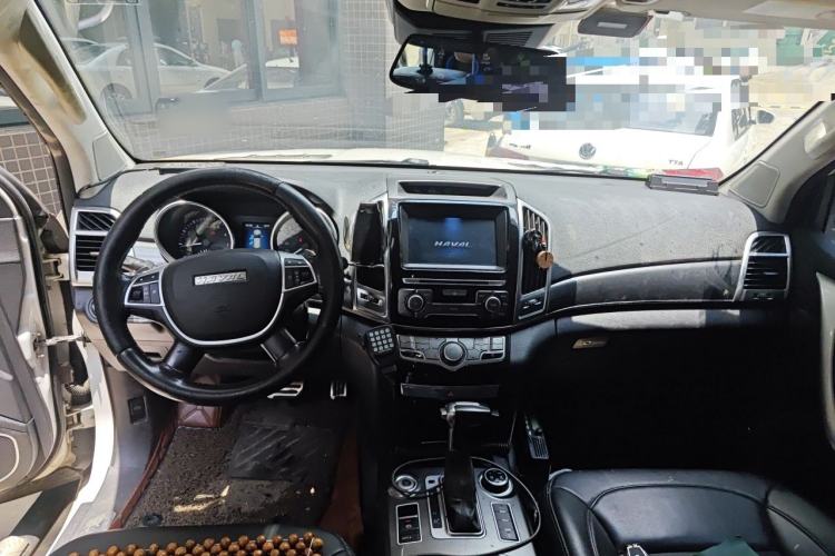 Used Haval H9 2016 2.0T Four-Wheel Drive Luxury 7-Seater Center Console