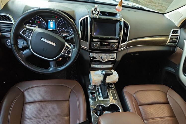 Used Haval H9 2016 2.0T Four-Wheel Drive Luxury 7-Seater Center Console